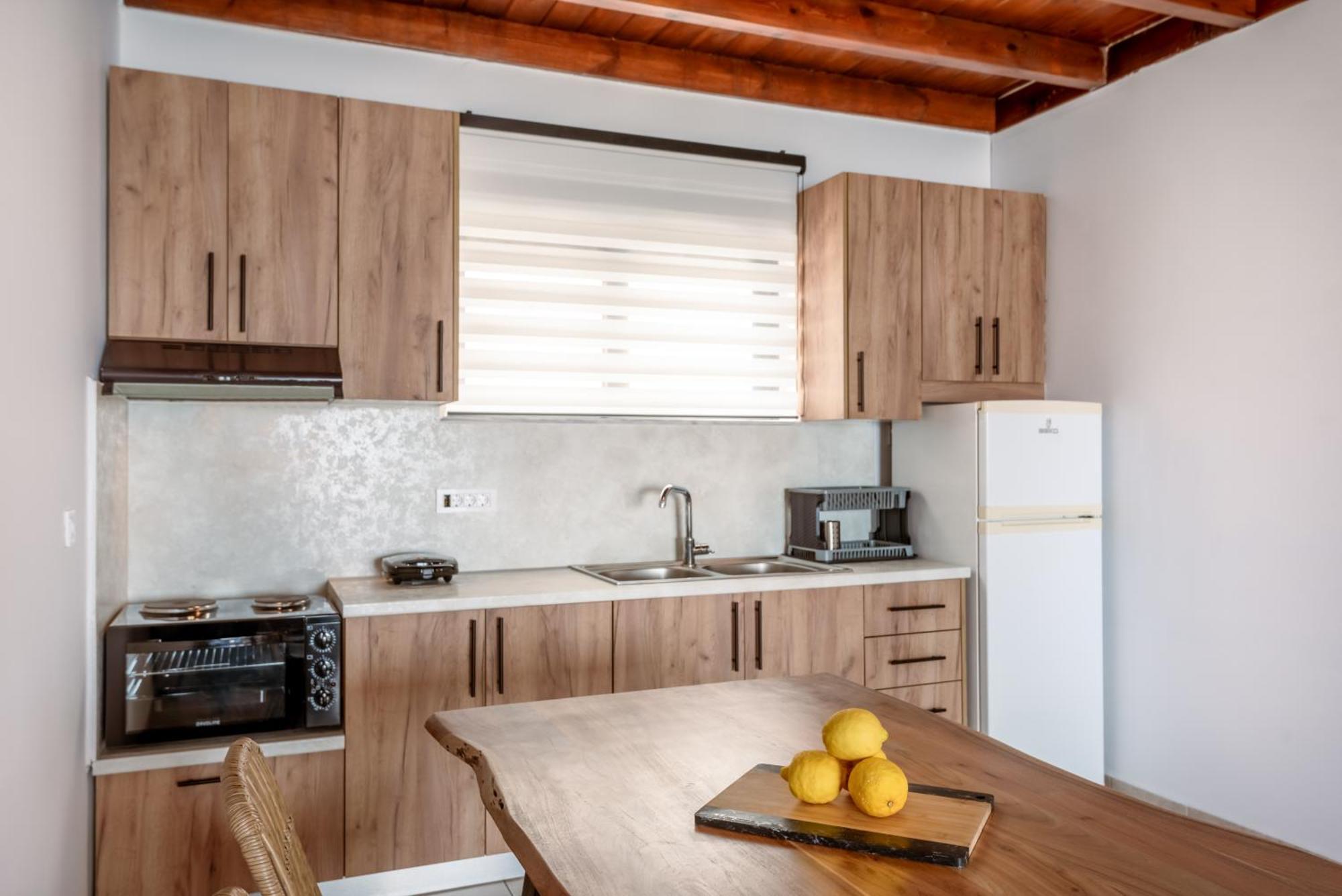 Superb Apartments Kriaras Sea View In Sfakia Хора-Сфакион Экстерьер фото