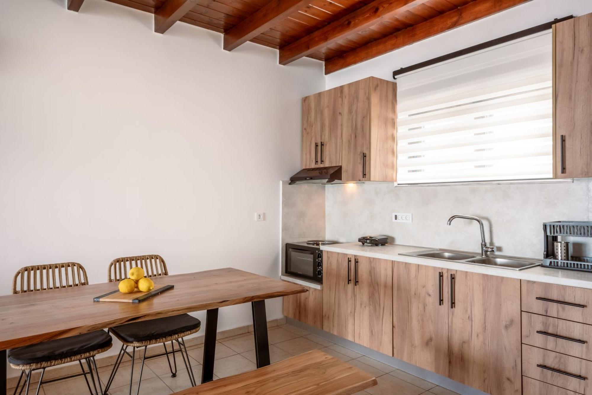 Superb Apartments Kriaras Sea View In Sfakia Хора-Сфакион Экстерьер фото